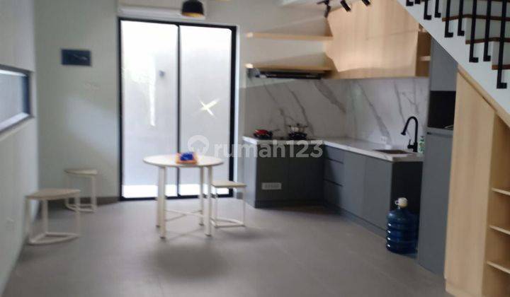 Rumah modern minimalis 2 lntai  2