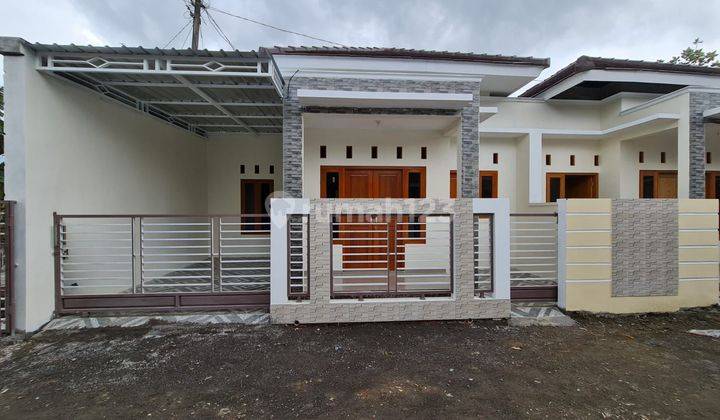 Rumah minimalis bgus di cluster gedongan Colomadu  1