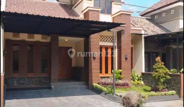 Rumah bagus 2 lantai cluster elite Colomadu  2