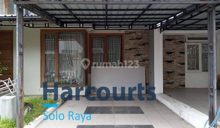 Rumah bagus Full furnished di cluster Colomadu  2