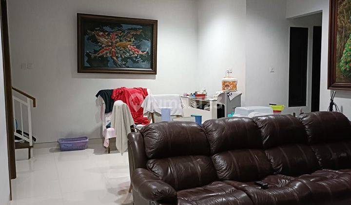 Rumah 2 lantai Full furnished di cluster elite Kartosuro  2