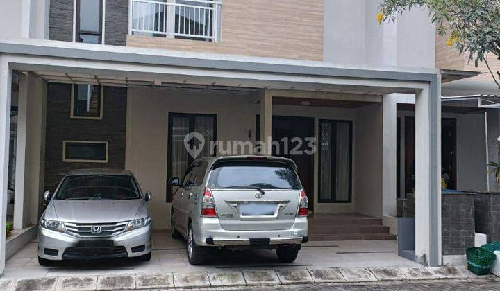 Rumah 2 lantai Full furnished di cluster elite Kartosuro  1