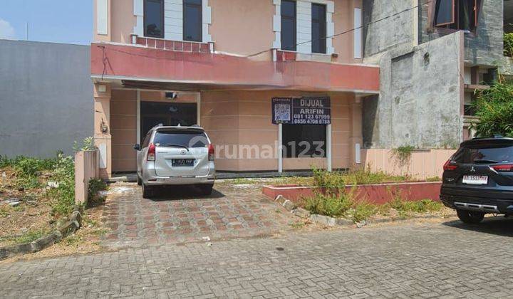 Rumah bgus 2 lantai di pusat kota solo baru  1