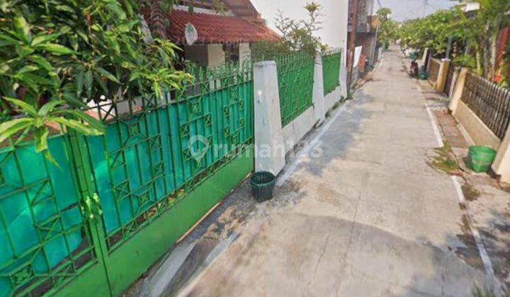 Rumah hitung tanah di Manahan Solo  1