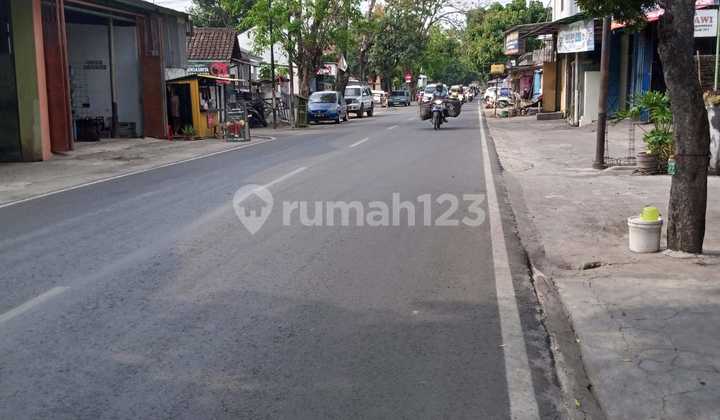 Rumah Bagus 2 Lantai + Gudang Siap Pakai Strategis di Pinggir Jalan Raya Utama di Jebres, Solo. 2