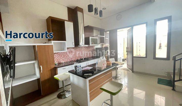 Rumah Bagus 2 Lantai Full Furnished Di Cluster Elite Colomadu  2