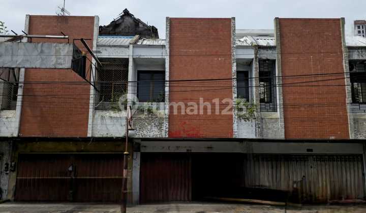 Strategic 2-Story Shophouse on Jl. Ir. Soekarno Solo Baru