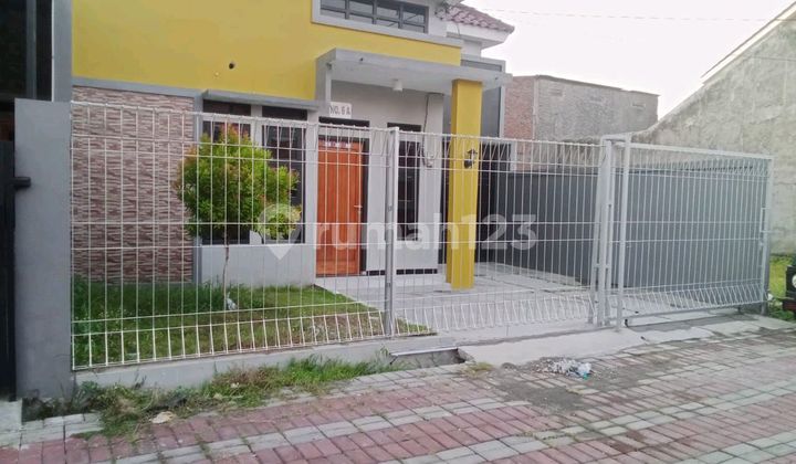 Rumah Bagus Siap Hunistartegis Tengah Kota Sumber Solo. 1