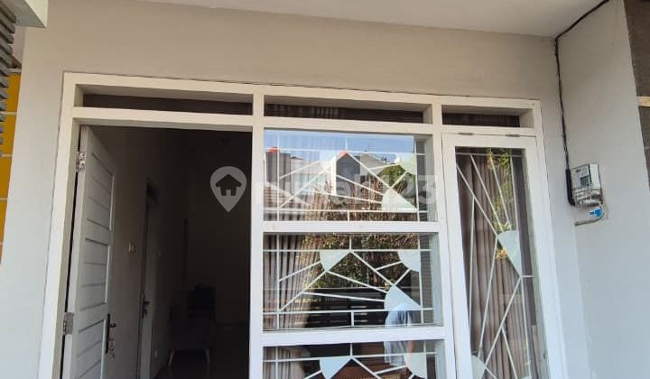 Rumah Bagus Full Furnish di Fajar Indah, Solo 2