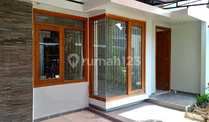 Rumah Siyab Huni di Cluster Elite Colomadu Rumah Siyab Huni di Cluster Elite Colomadu