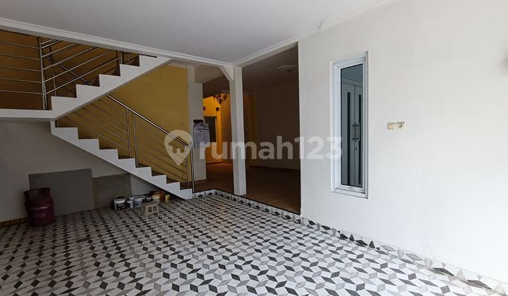 For Rent Nice 2-Story House Dilaweyan ~ Solo 2