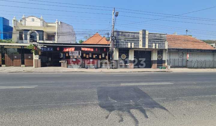 Rumah Lawas Strategis Hitung Tanah di Jalan Dr.rajiman Laweyan. Rumah Lawas Strategis Hitung Tanah di Jalan Dr.rajiman Laweyan.