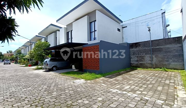 Rumah Bagus Minimalis 2 Lantai Seperti Baru ( Full Furnished ). di Clusted Colomadu. Rumah Bagus Minimalis 2 Lantai Seperti Baru ( Full Furnished ). di Clusted Colomadu.