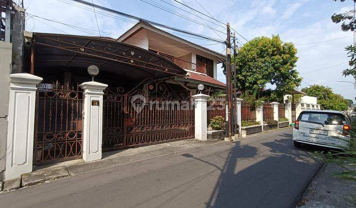 Rumah Mewah 2 Lantai Strategis Tengah Kota  2