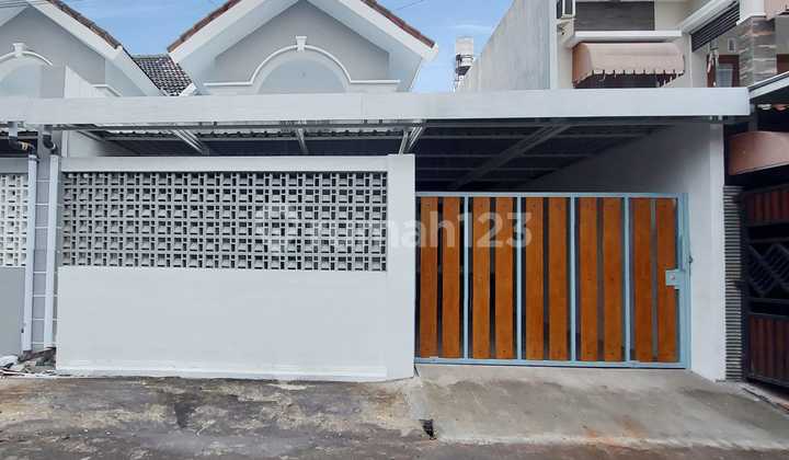 Rumah Bagus Siap Huni di Cluster Elit di Pusat Kota Solo Baru.