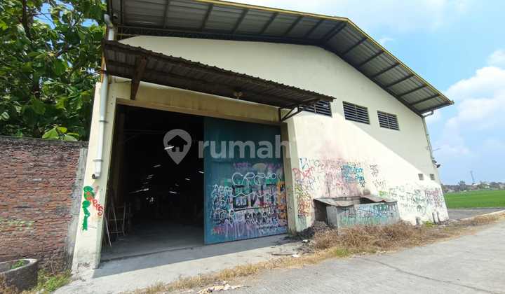 2-Front Warehouse Ready to Use in Juwiring Klaten Warehouse Area