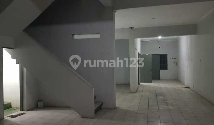 Strategic Ruko for Rent on Lawu Street Karanganyar Prime & Busy Two-Way Location! 2