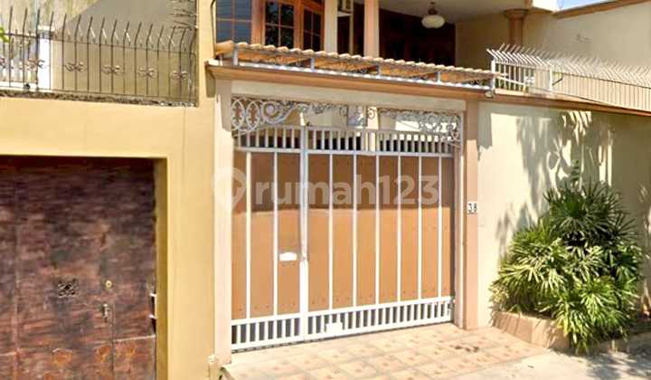 Rumah Mewah Full Furnish 2 Lantai di Tengah Kota Solo Rumah Mewah Full Furnish 2 Lantai di Tengah Kota Solo