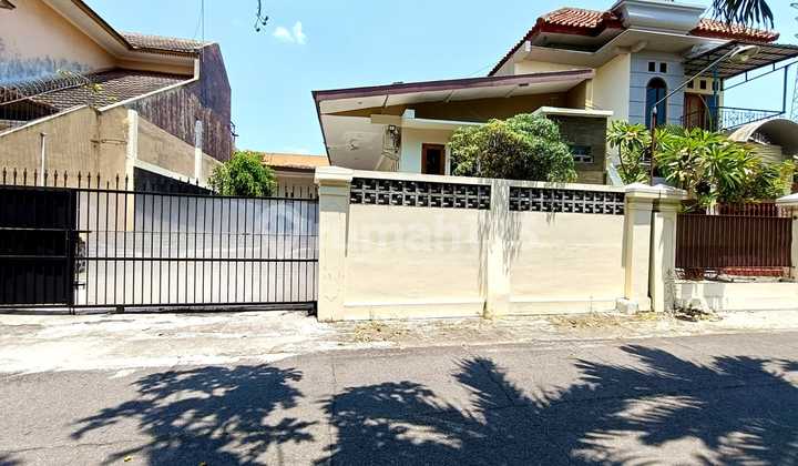 Disewakan Rumah Besar Jajar Solo, Lokasi Strategis & Nyaman Disewakan Rumah Besar Jajar Solo, Lokasi Strategis & Nyaman