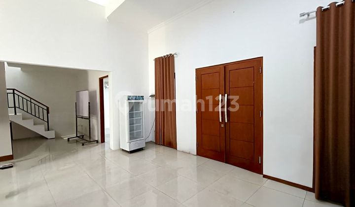 Rent New 2-Story House in Gilingan Solo!! Rent New 2-Story House in Gilingan Solo!!