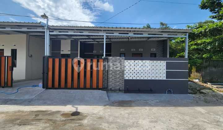 Rumah Baru Gress Minimalis Modern di Cluster di Plesungan, Solo. Rumah Baru Gress Minimalis Modern di Cluster di Plesungan, Solo.