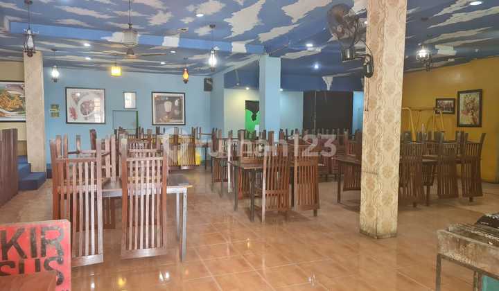 For Rent Strategic Business Space Ex-Restaurant on Slamet Riyadi Street Kleco Solo!!
