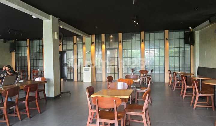 Strategically Located 3-Storey Shop House Near Uns Solo Campus 2