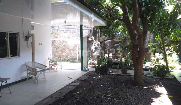 Strategic Central City House Location Laweyan - Solo. Close to Schools, Offices, Culinary Center, Wide Front Road. 2