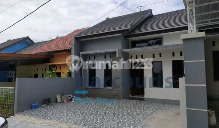 Good, Clean, Well-Maintained House Ready to Occupy in a Cluster in Mojosongo, Solo. 2