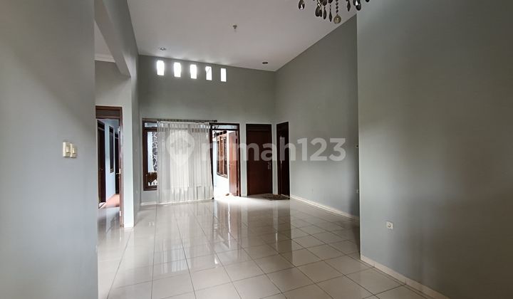 Good Ready-to-Use House in Fajar Indah Solo Housing Complex Good Ready-to-Use House in Fajar Indah Solo Housing Complex