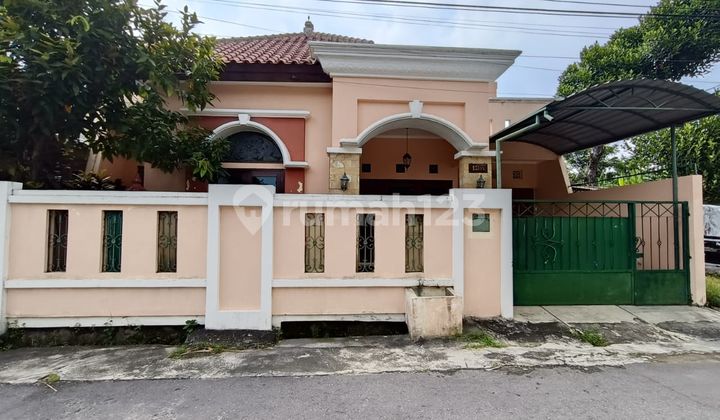 Beautiful House Ready to Use in Jajar Laweyan Solo