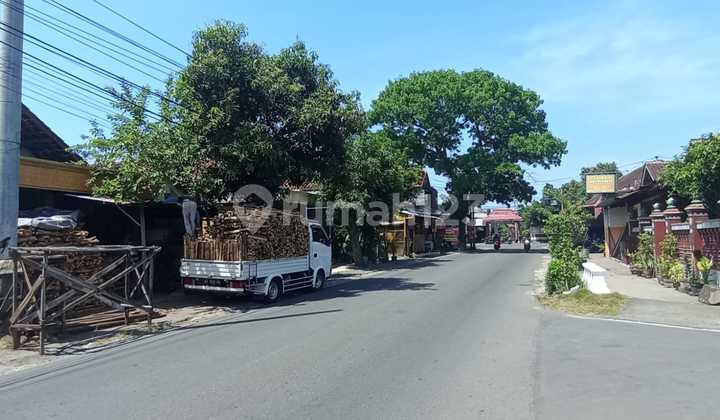 Strategic 2-Story Shop House Near The Heritage Palace in Gembongan, Kartasura, Solo. 2