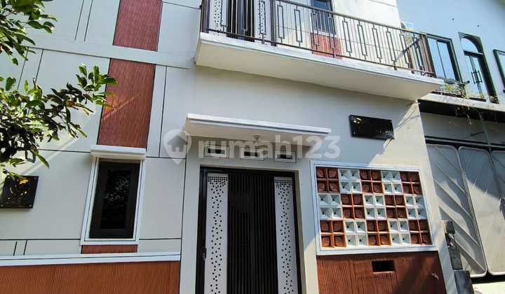 Kost Exclusive Belakang Kampus Uns