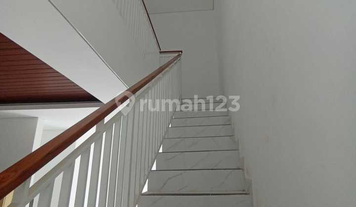 Modern House Ready to Live Near De Tjolomadu &amp; Klodran Toll Road, Colomadu Solo 2