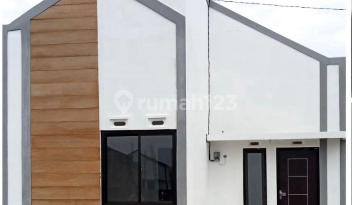 New Modern Minimalist Fresh House in Grogol Solo