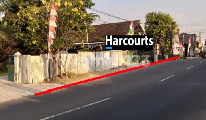 Strategic Land on the Main Roadside in Jebres, Solo