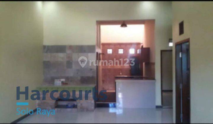 Rumah bagus siyab huni dekat kmpus UNS solo  5