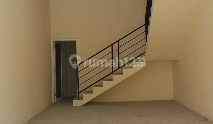 Strategic 2-Story Shop House Location Near Toll Road and Klodran Market Container Access Strategic 2-Story Shop House Location Near Toll Road and Klodran Market Container Access