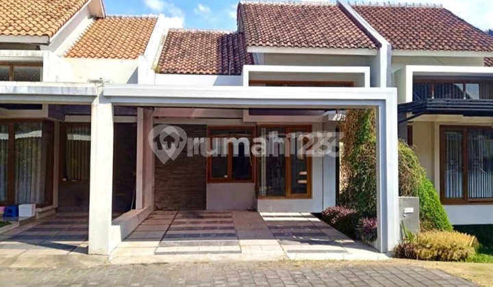 Rumah Bagus Siap Huni Full Furnished di Cluster Elite di Pabelan Dekat Colomadu Rumah Bagus Siap Huni Full Furnished di Cluster Elite di Pabelan Dekat Colomadu