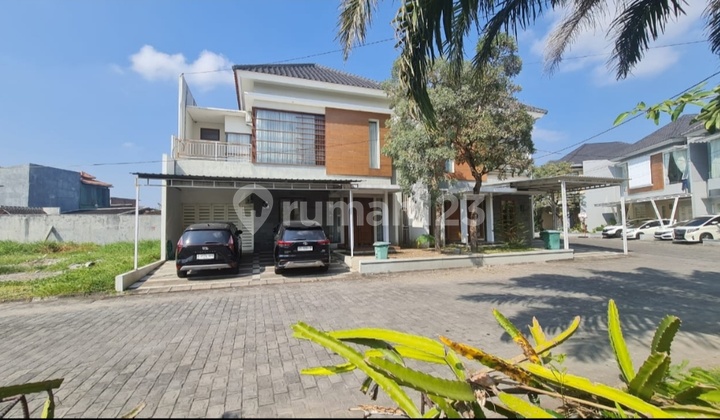 Luxurious Minimalist House in Elite Cluster Near The Park Mall Solo Baru 2