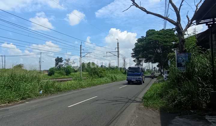 Good Ruko 1.5 Floors Strategic Lot Ready to Use on Gawok Main Road, Waru, Baki, Solo 2