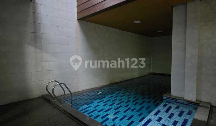 Rumah Mewah Megah 2,5 Lantai Full Furnished Lengkap Di Kawasan Lojiwetan Menteng Nya Solo 2