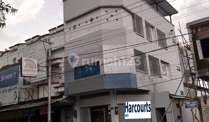 Good 4-Storey Shop House in the City Center, Strategic Location in Serengan, Solo