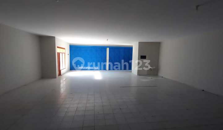 Ready-to-Use Warehouse on Adi Sucipto Street, Solo