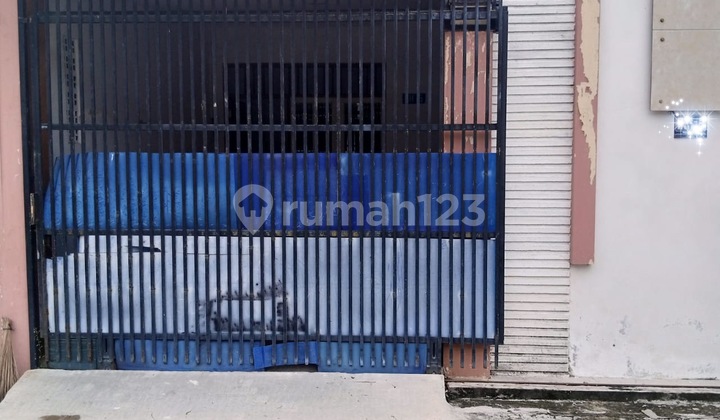 Ready-to-Occupy House In Favorite Residential Area Near The Park Mall, Solo Baru 2