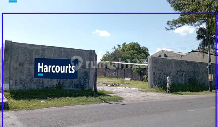 Strategic Vacant Land Ready to Build, Already with Surrounding Wall Fence & Gate on Solo Purwodadi Main Road. Strategic Vacant Land Ready to Build, Already with Surrounding Wall Fence & Gate on Solo Purwodadi Main Road.