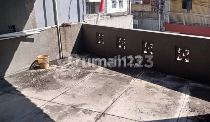 Strategic Good Ruko Near City Hall & Slamet Riyadi Street Solo 2