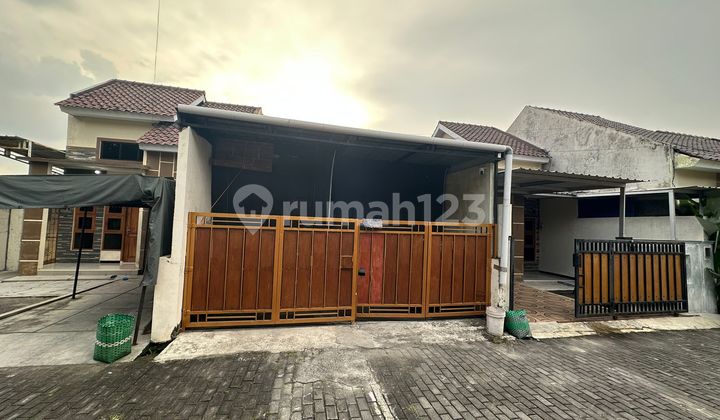 Rumah Minimalis Modern Di Cluster Di Wonorejo, Solo