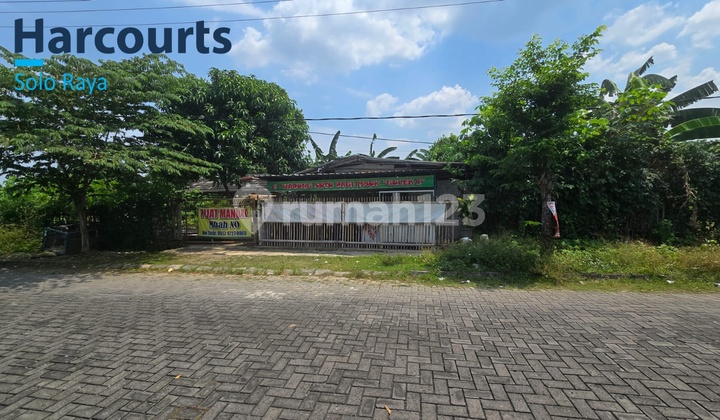 Ready-to-Build Land Plot on Vienna Utama Street (Boulevard) Solo Baru Ready-to-Build Land Plot on Vienna Utama Street (Boulevard) Solo Baru