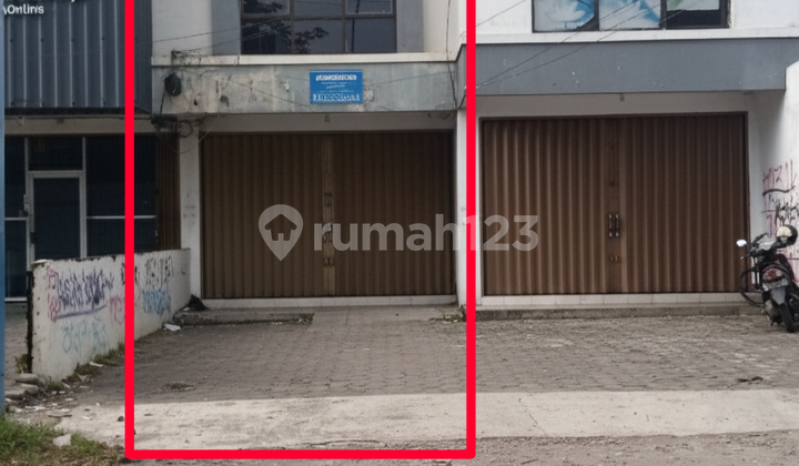 2-Storey Shophouse Near Ir Soekarno Road, Solo Baru 2-Storey Shophouse Near Ir Soekarno Road, Solo Baru